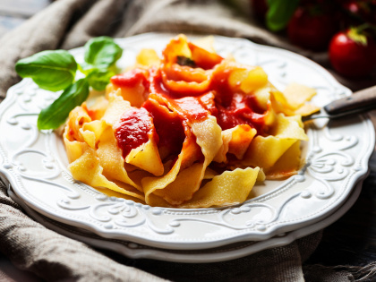 Pikantní pappardelle s rajčatovou omáčkou