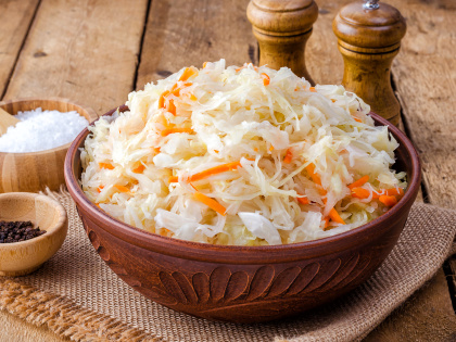 Salát Coleslaw s rozinkami